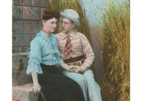 Will-you-be-my-valentine-seated-couple_show